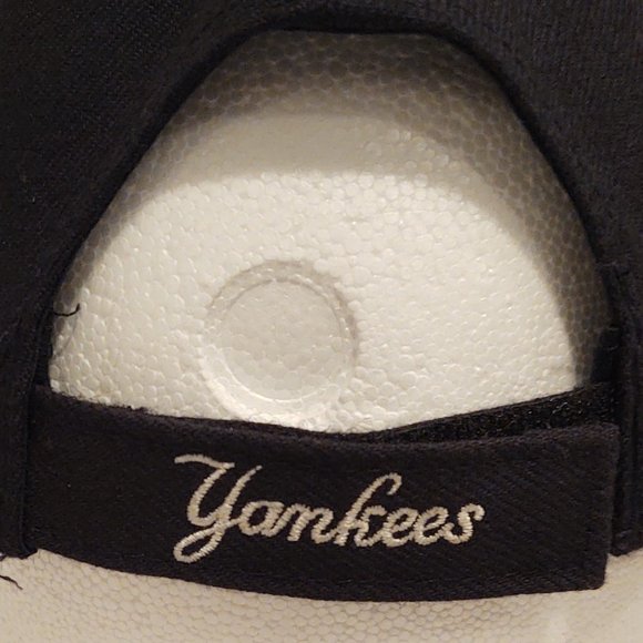 NEW YORK YANKEES MLB MERCHANDISE UNSTRUCTURED YANKEE BLUE BALL CAP - Picture 4 of 4